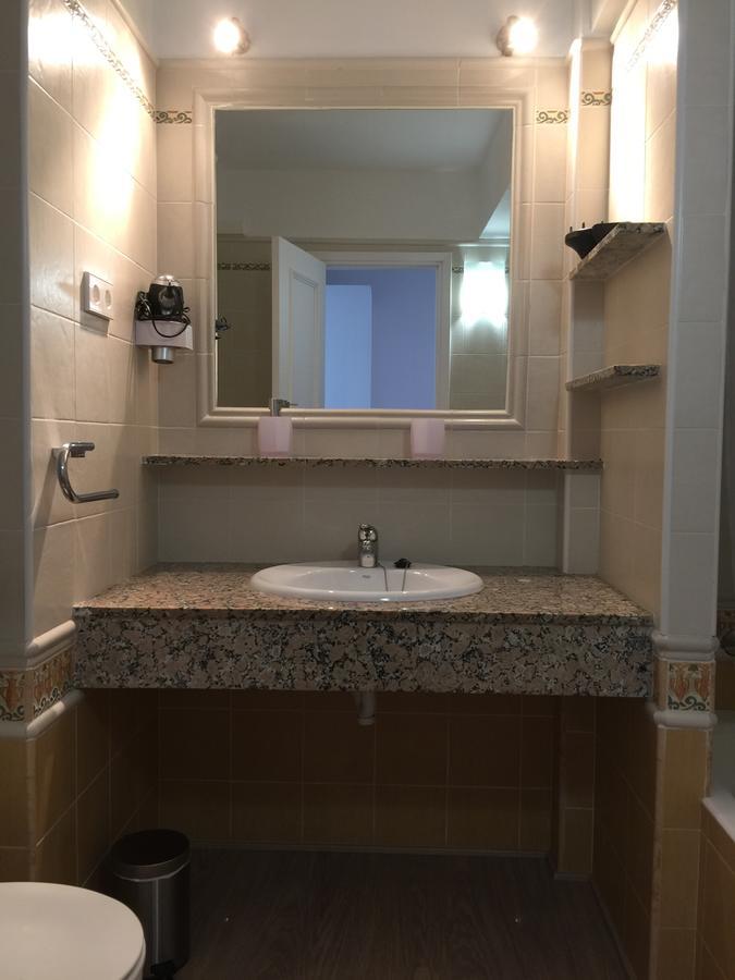 Apartamentos Delfin Es Calo  Exterior foto